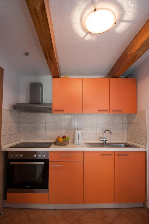 Tomic A-5 Apartment