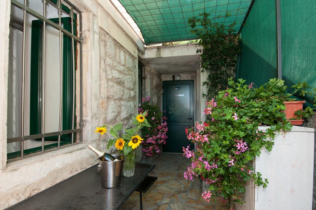 Tomic A-5 Apartment