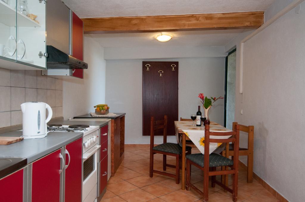 Tomic A-5 Apartment